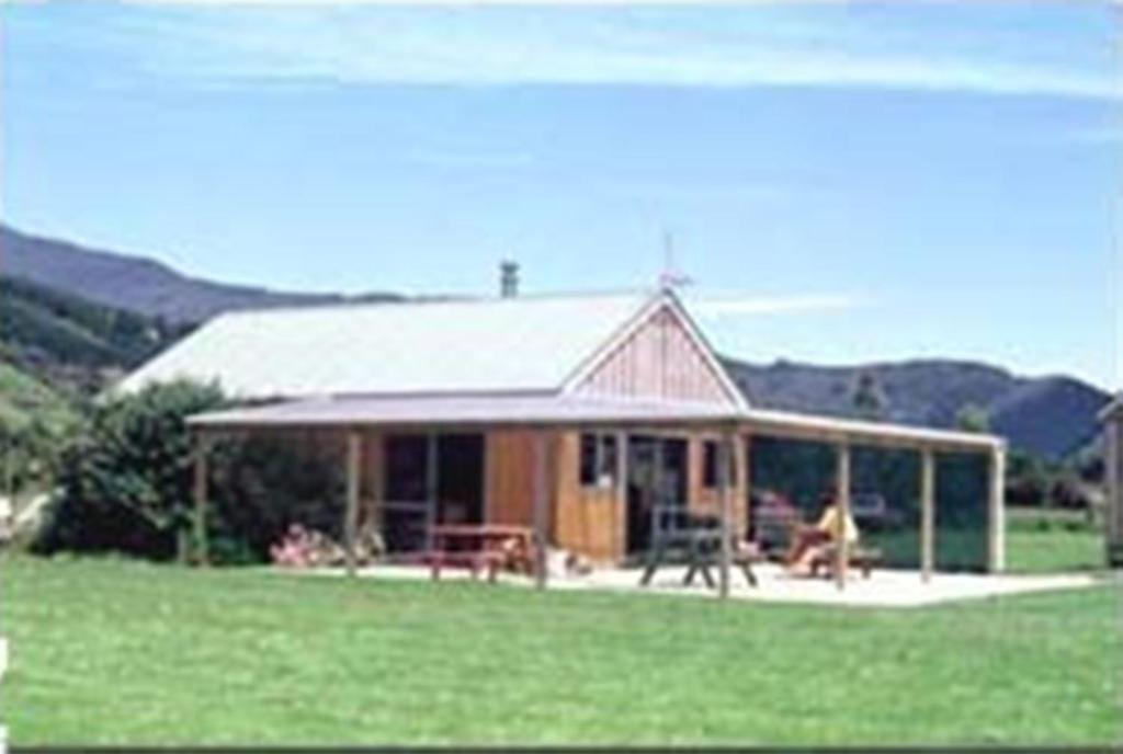 Smiths Farm Holiday Park Linkwater Exterior photo